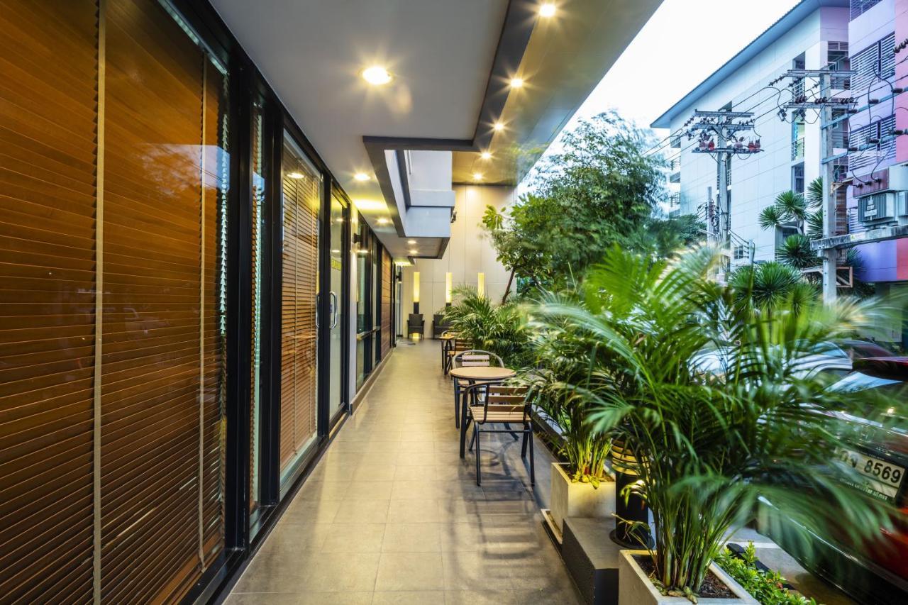 Aliz Hotel Nonthaburi Exterior photo